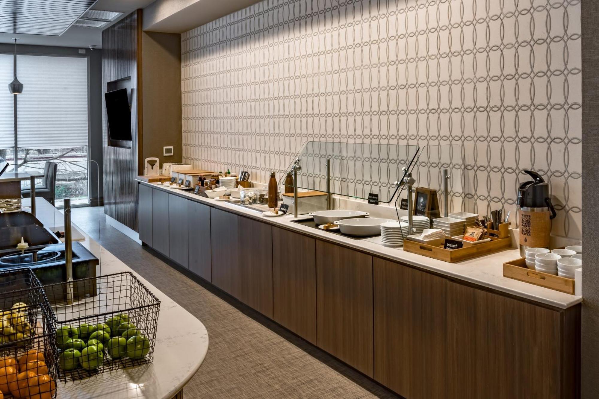 Element Downtown East 3*